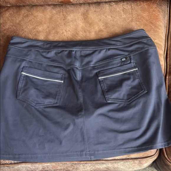 Athleta Charcoal Skort with Pockets - Picture 4 of 4